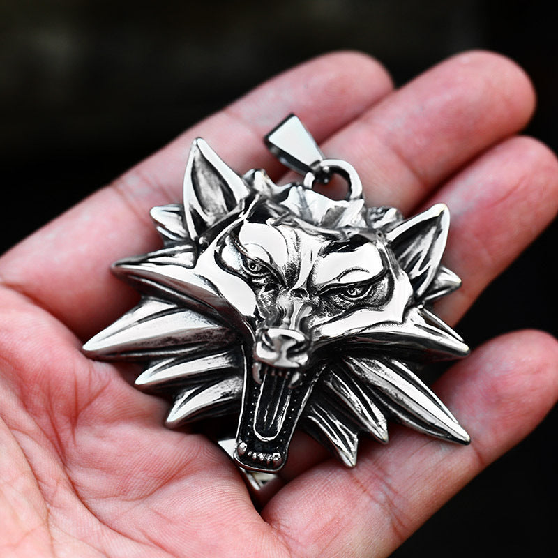 Titanium Steel Wolf Head Pendant - Retro European and American Style for Men, Wholesale Manufacturer