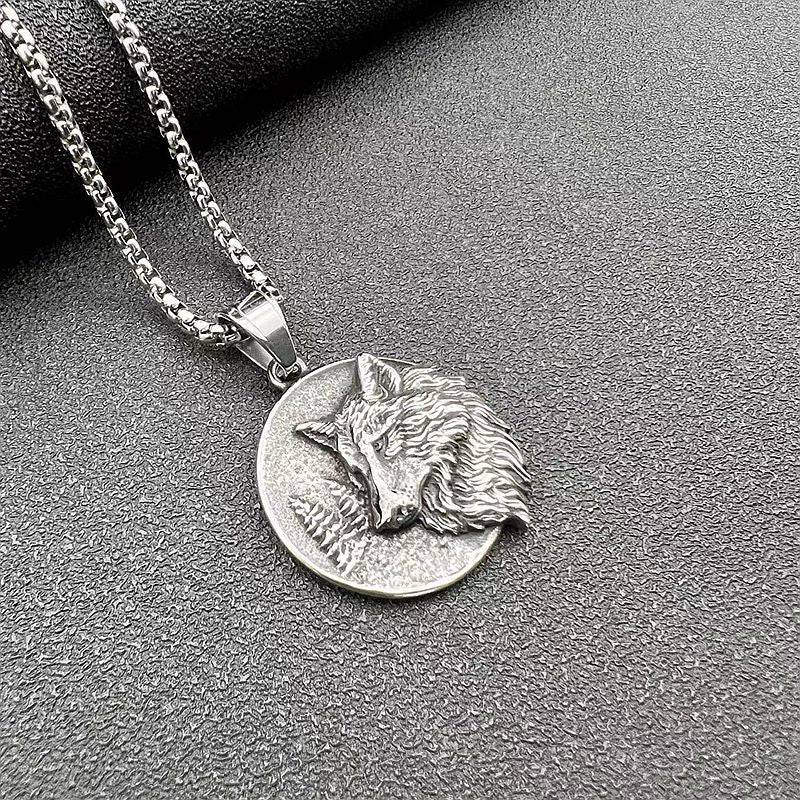Steel Necklace – Vintage Viking Wolf Pendant For Men With Nordic Odin Design And Streetwear Edge
