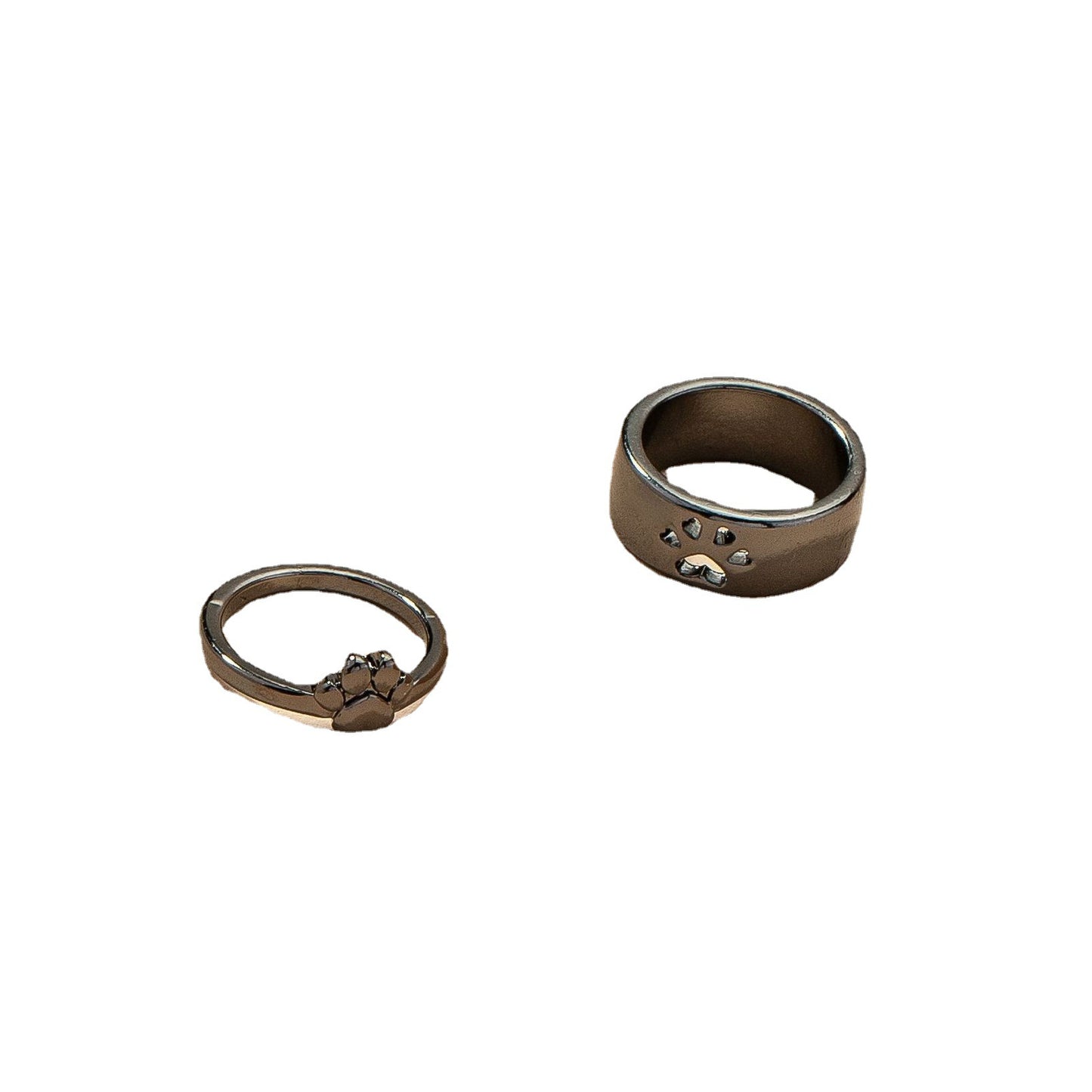 Vienna Verve Couple Rings: Stylish European Handcrafted Jewelry Set