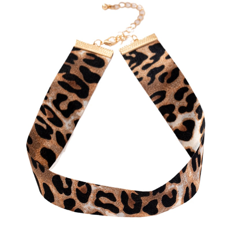 Planderful Vienna Verve Necklace – Stylish Leopard Print Design