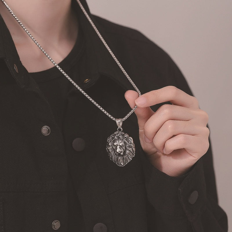 Titanium Steel Necklace – Statement Hip Hop Lion Head Pendant For Men Who Love Bold Accessories