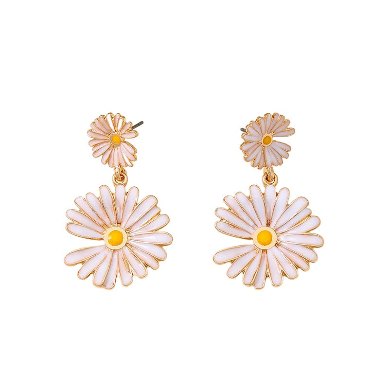 Planderful Vienna Verve Earrings – Cute Fashionable Daisy Flower Design