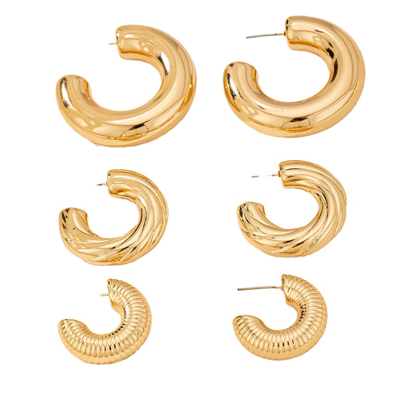 Planderful Vienna Verve Earrings Set – Fashionable Metal Texture Design