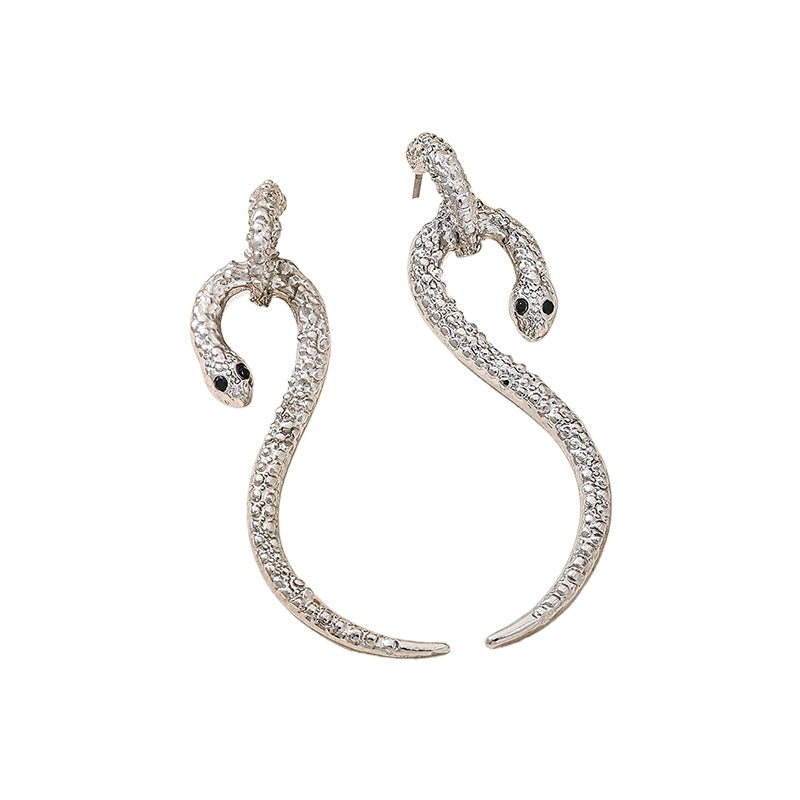 Planderful Vienna Verve Earrings – Stylish Serpentine Design for Hip Hop Aesthetics