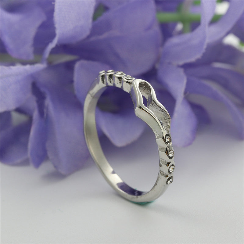 Retro Hollow Heart Titanium Steel Ring for Women - Trendy Stainless Steel Wedding Accessory