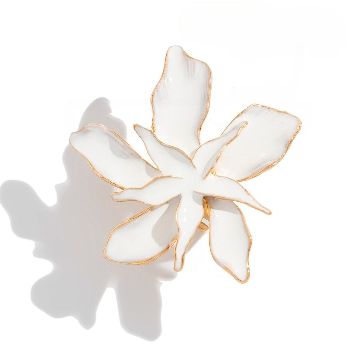 Planderful Vienna Verve Five Petaled Flower Ring Three Dimensional Metal Statement for Bold Fashion Lovers