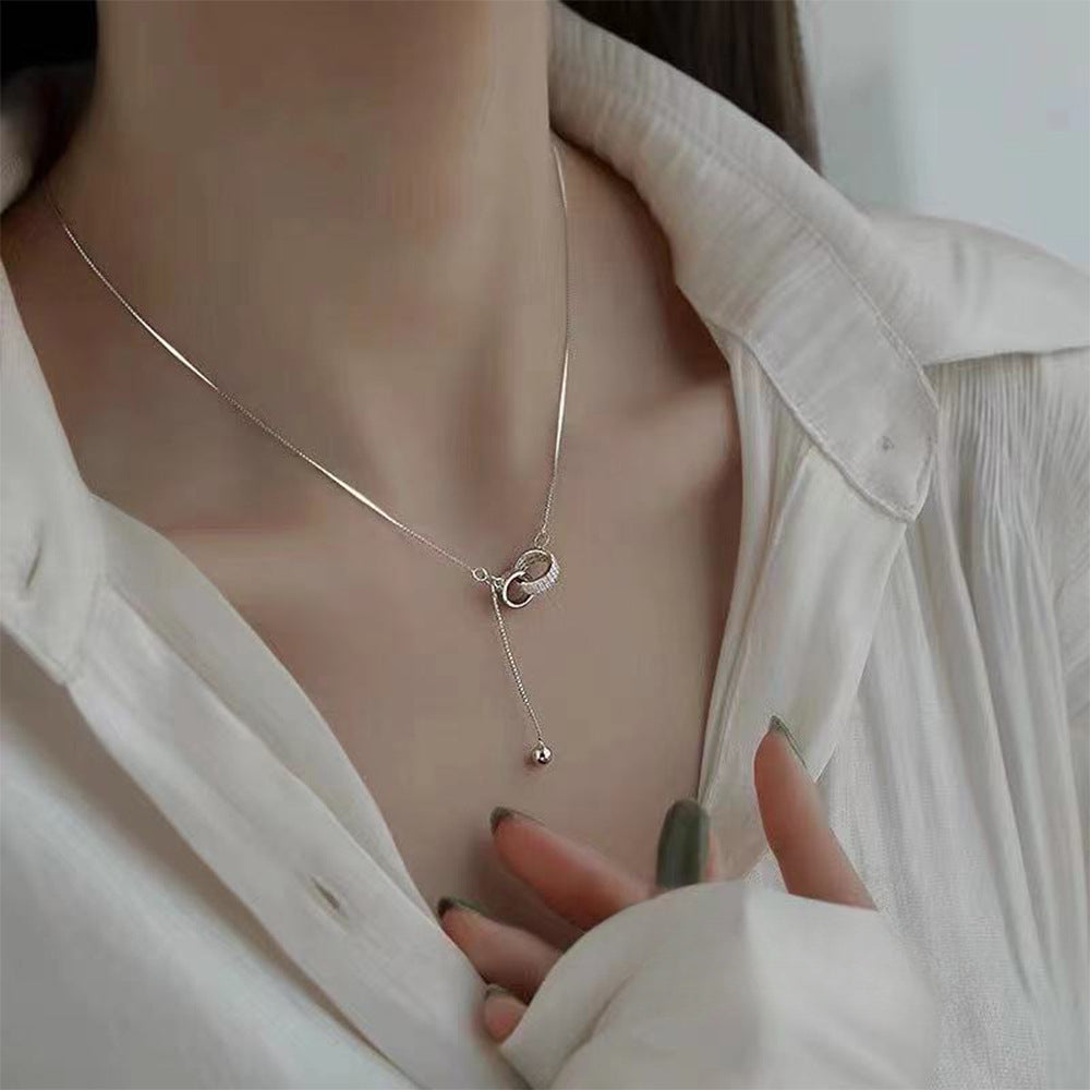 Fashion Creative Niche Interlocking Pendant Necklace Female