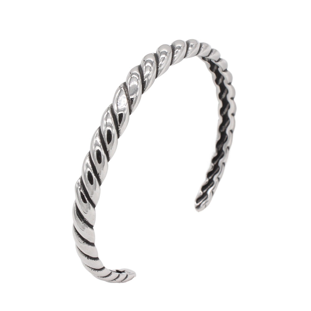 Planderful Everyday Genie – European and American Retro Striped Titanium Steel Bracelet