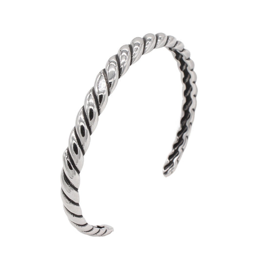 Planderful Everyday Genie – European and American Retro Striped Titanium Steel Bracelet