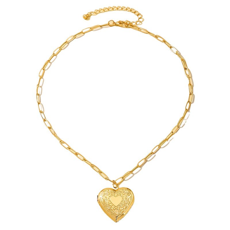 Planderful Vienna Verve Necklace – Fashionable Retro Metal Love Box Design