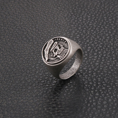 Titanium Steel Warlord Skull Ring for Men - Personalized Retro Fashion Jewelry