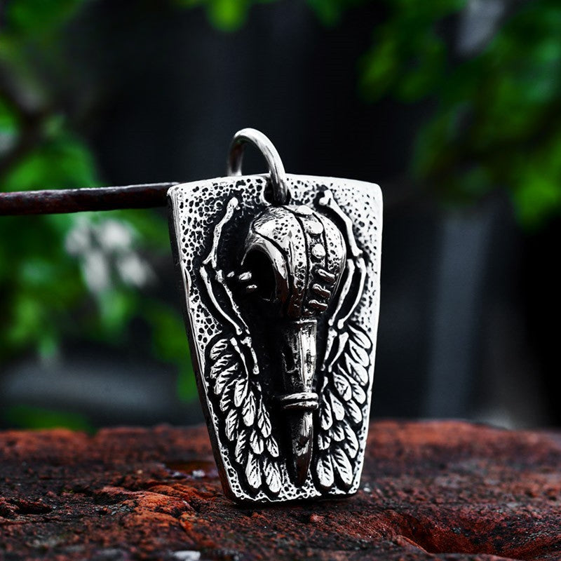 Vintage-Inspired Titanium Steel Crow Pendant for Men Wholesale