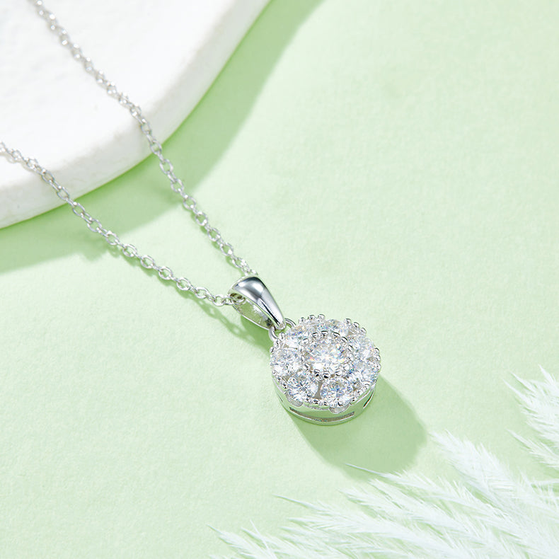 Circular Flower Core Moissanite Necklace