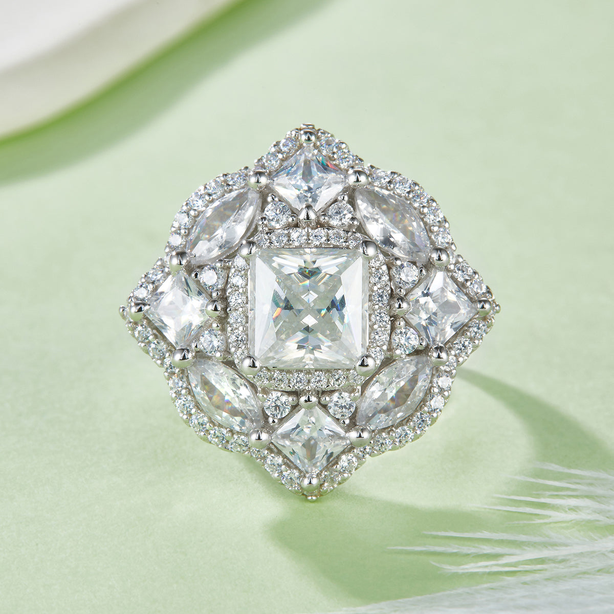 Elegant 2.0 Carat Moissanite Princess Cut Ring with Luxurious Halo Design in S925 Silver Plated Platinum