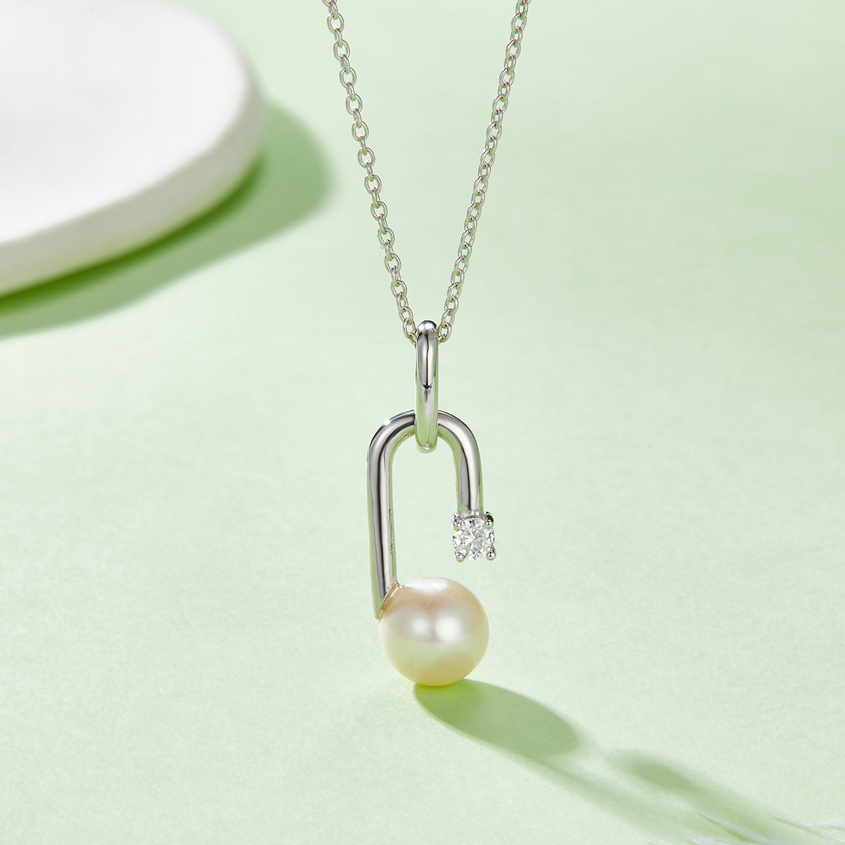 8.0mm Natural Freshwater Pearl G Letter Pendant S925 Silver Necklace