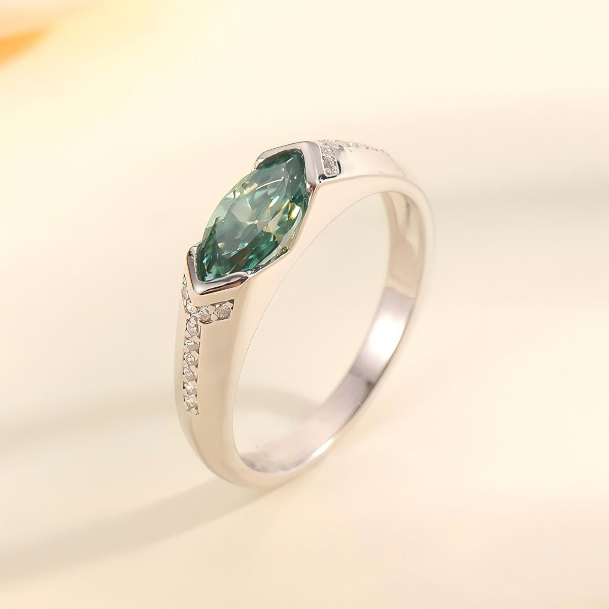 S925 Silver Plated 18K Platinum Ring Green Marquise Moissanite