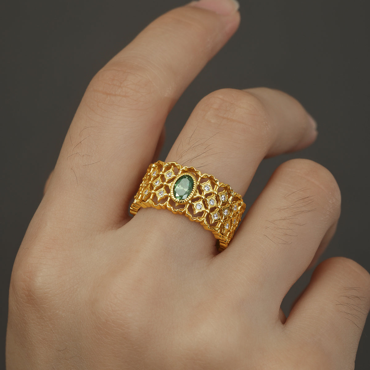 S925 Silver Plated 18K Gold Lace Craft Women's Ring with 0.5 Carat Green Oval-Shaped Moissanite