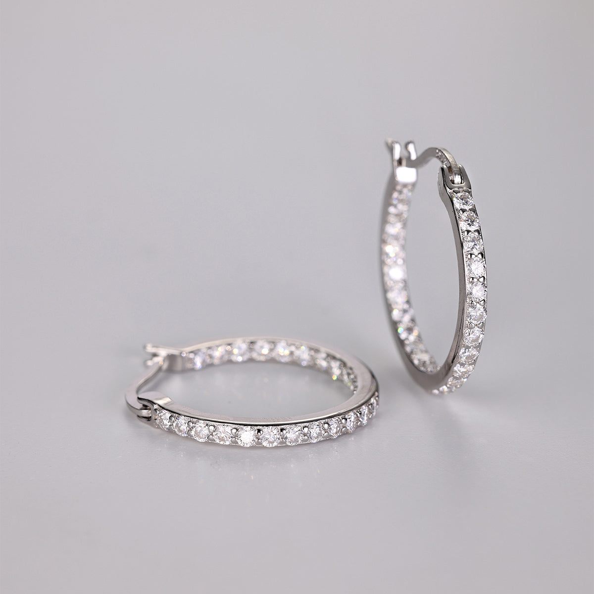 S925 Silver Plated 18K Platinum Hoop Earrings with 0.92 Carat Moissanite