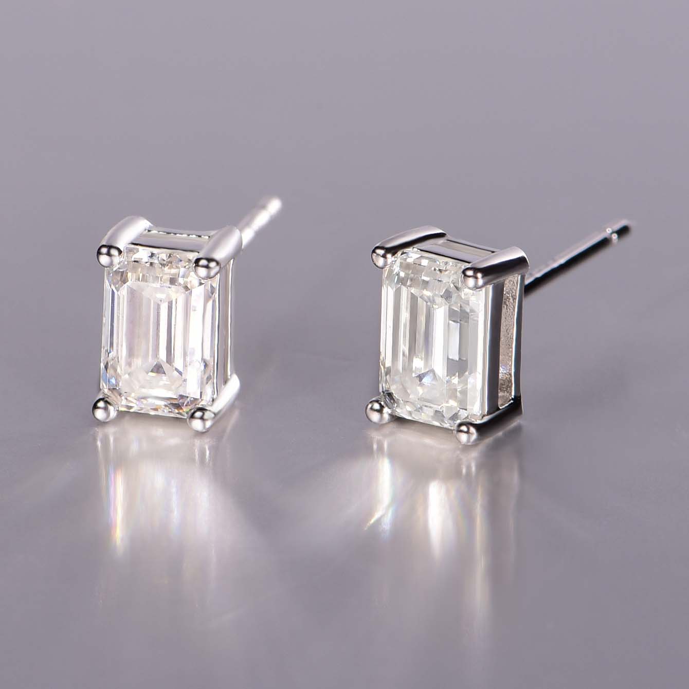 S925 Silver Plated 18K Platinum Stud Earrings with 1.6 Carat Emerald Cut Moissanite