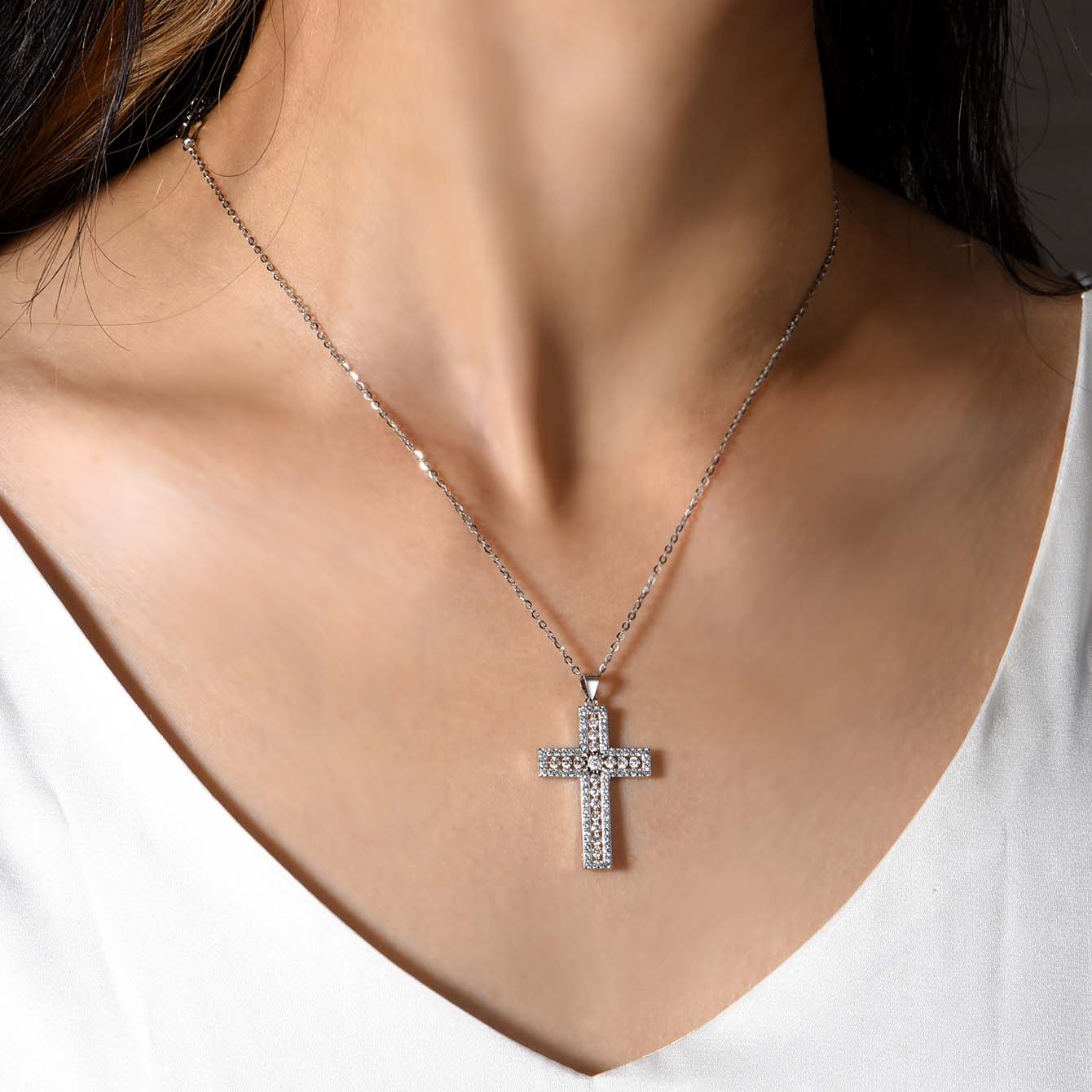 S925 Silver Plated 18K Platinum Necklace Moissanite Cross Pendant