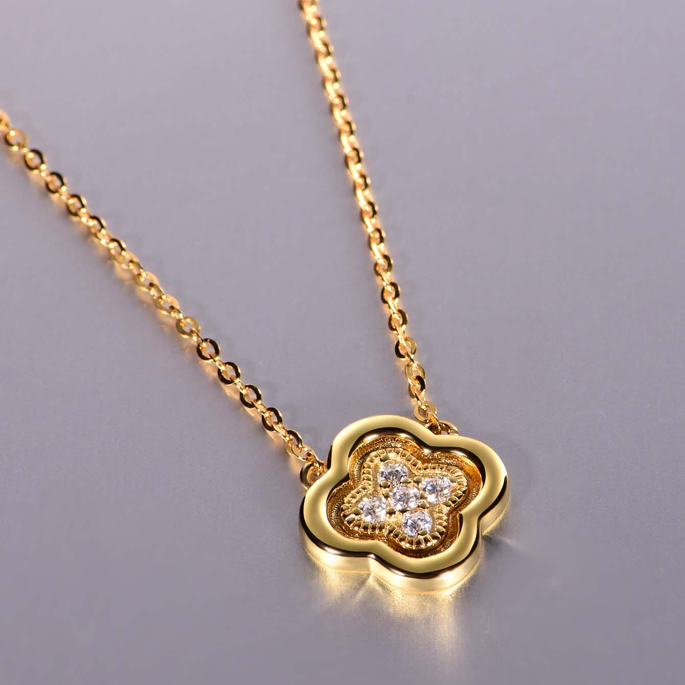 S925 Silver Plated 18K Gold Necklace with Moissanite Clover