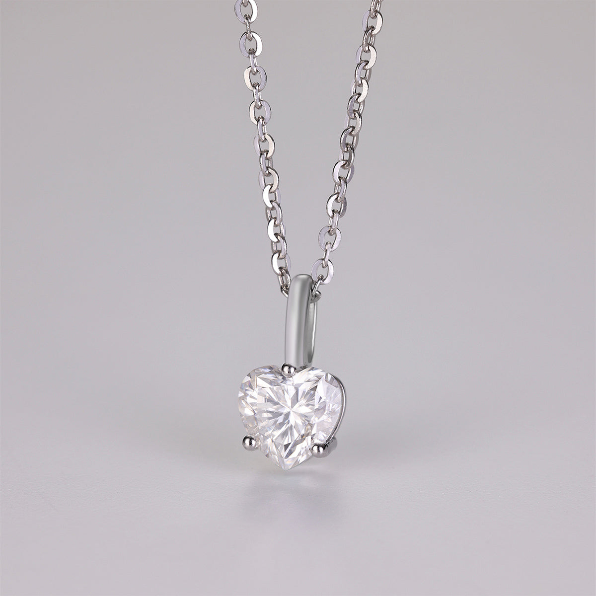S925 Silver Plated 18K Platinum Necklace with 0.8 Carat Heart-Shape Moissanite Pendant