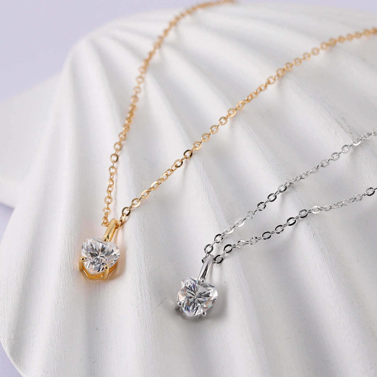 S925 Silver Plated 18K Platinum Necklace with 0.8 Carat Heart-Shape Moissanite Pendant