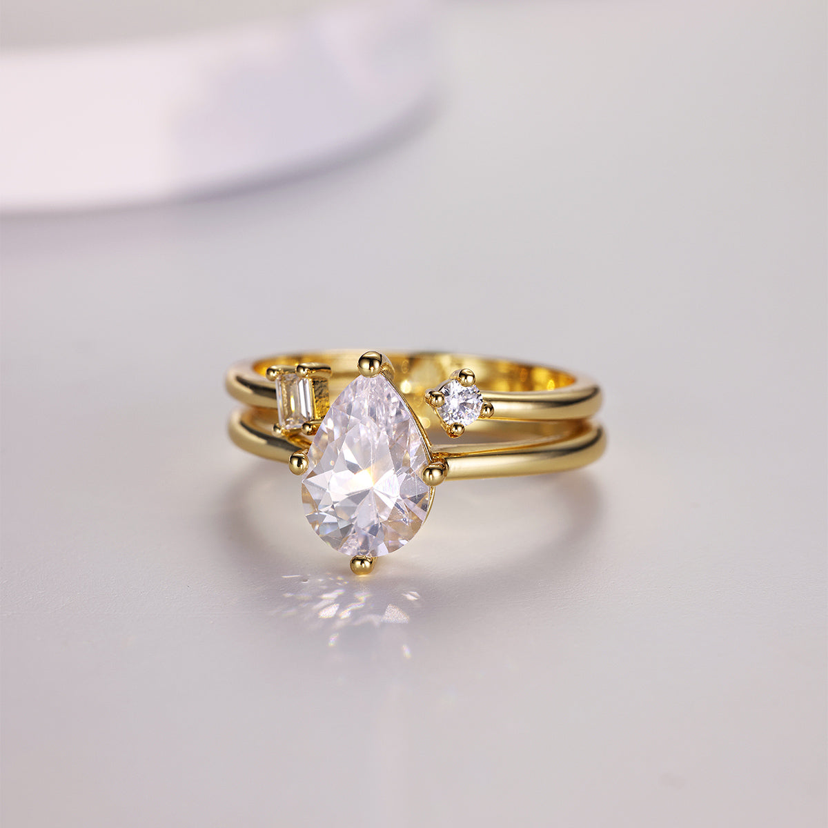 S925 Silver Plated 18K Gold Ring with 2.5 Carat Moissanite Set