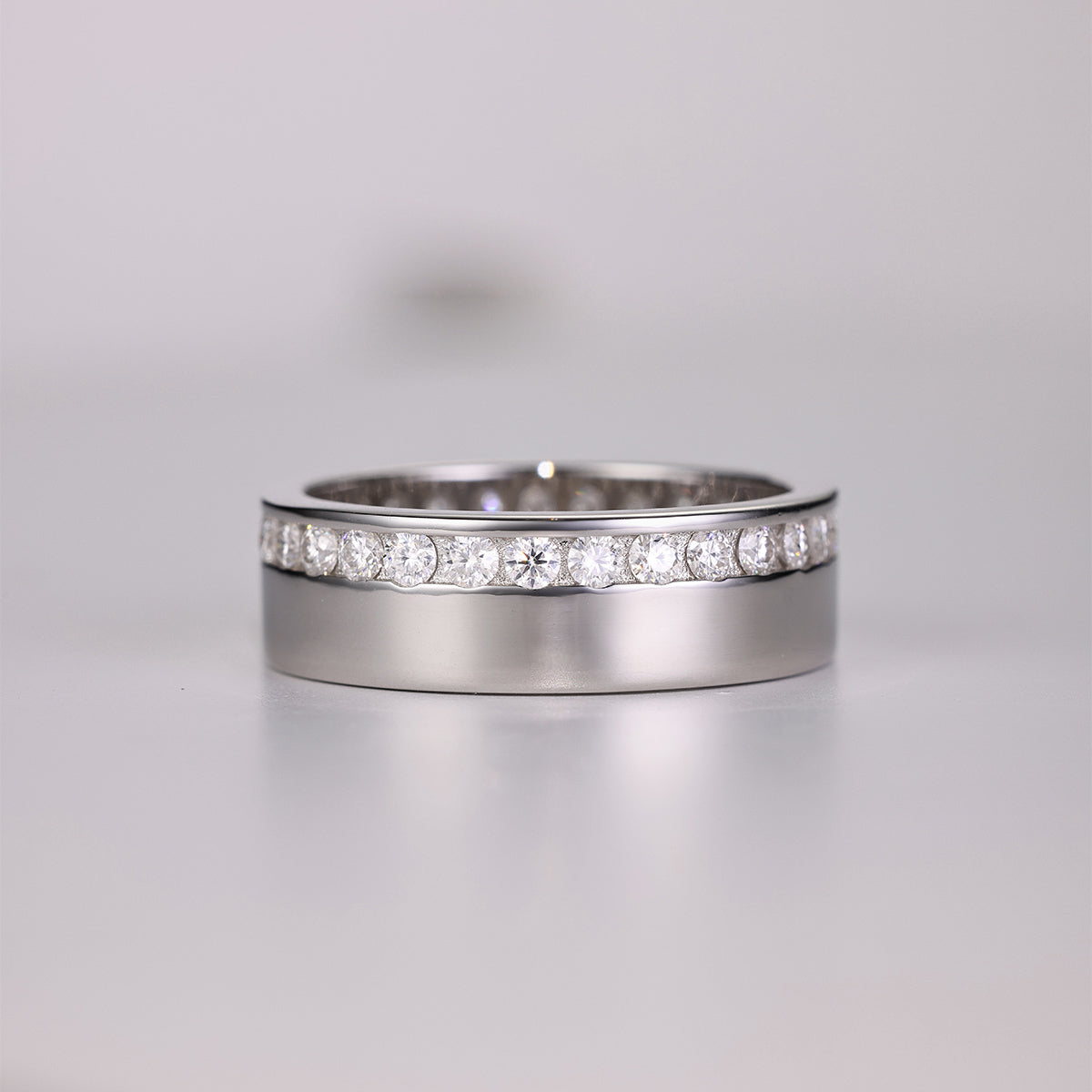S925 Silver Plated 18K Platinum Simple Wedding Ring with Small Moissanite