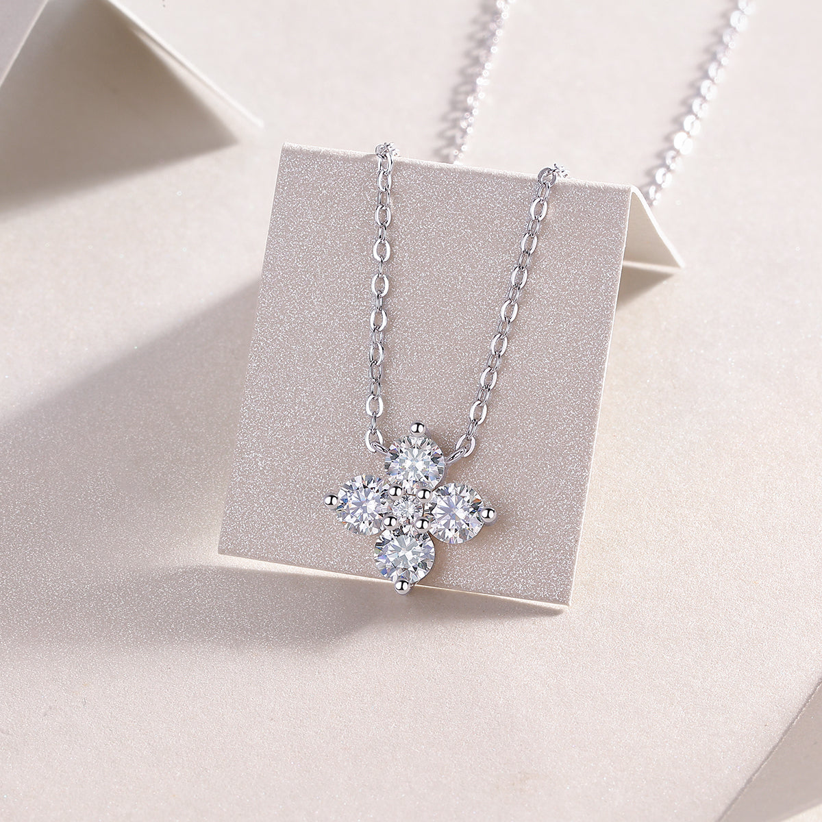 S925 Silver Plated 18K Platinum Necklace with Moissanite Flower Pendant