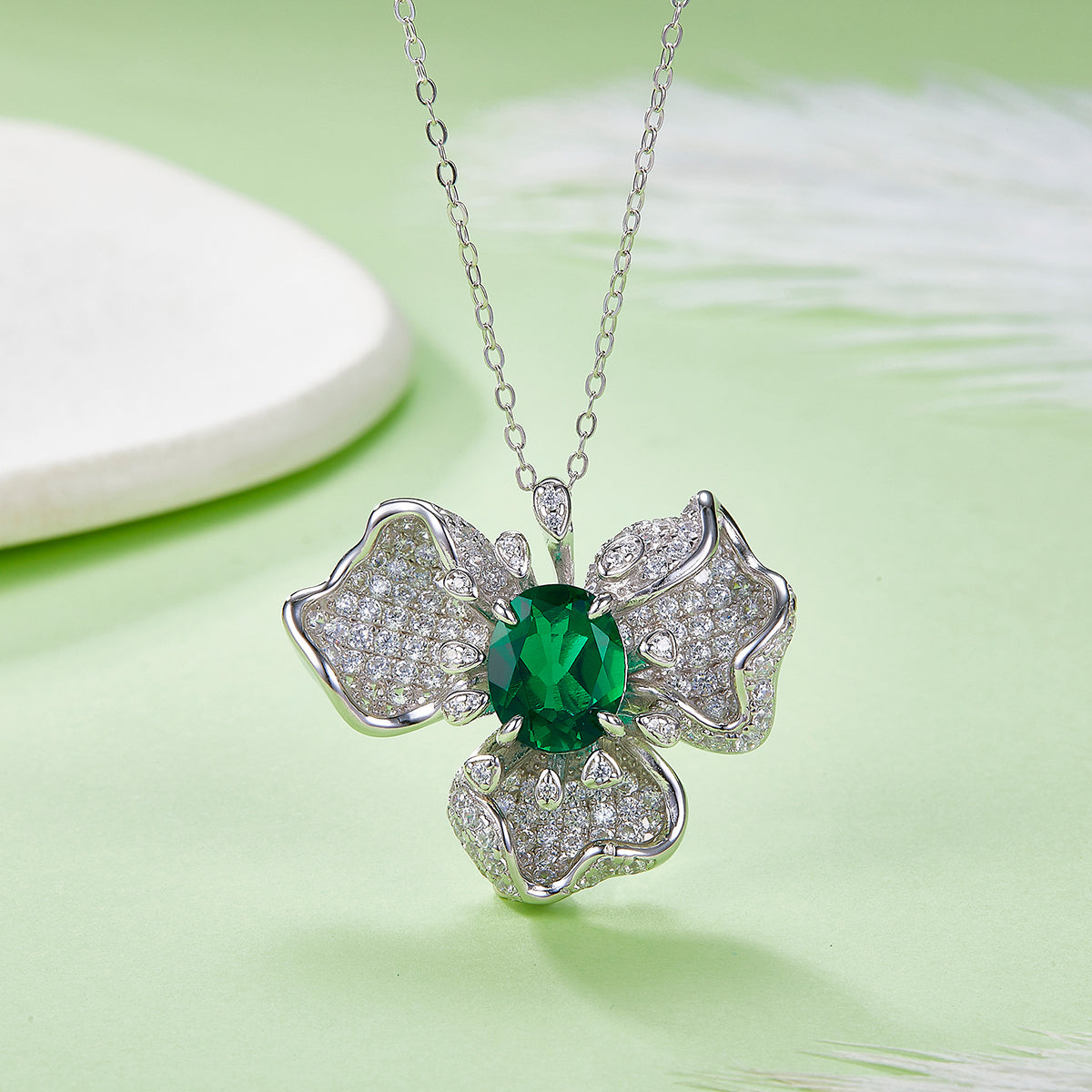 Oval Shape Lab Grown Gemstone Flower Pendant Necklace S925 Silver Plated 18K Platinum