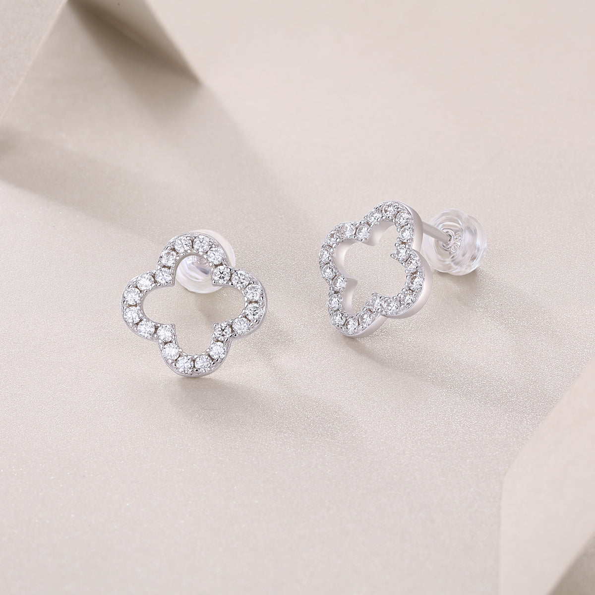 S925 Silver Plated 18K Platinum Moissanite Clover Stud Earrings