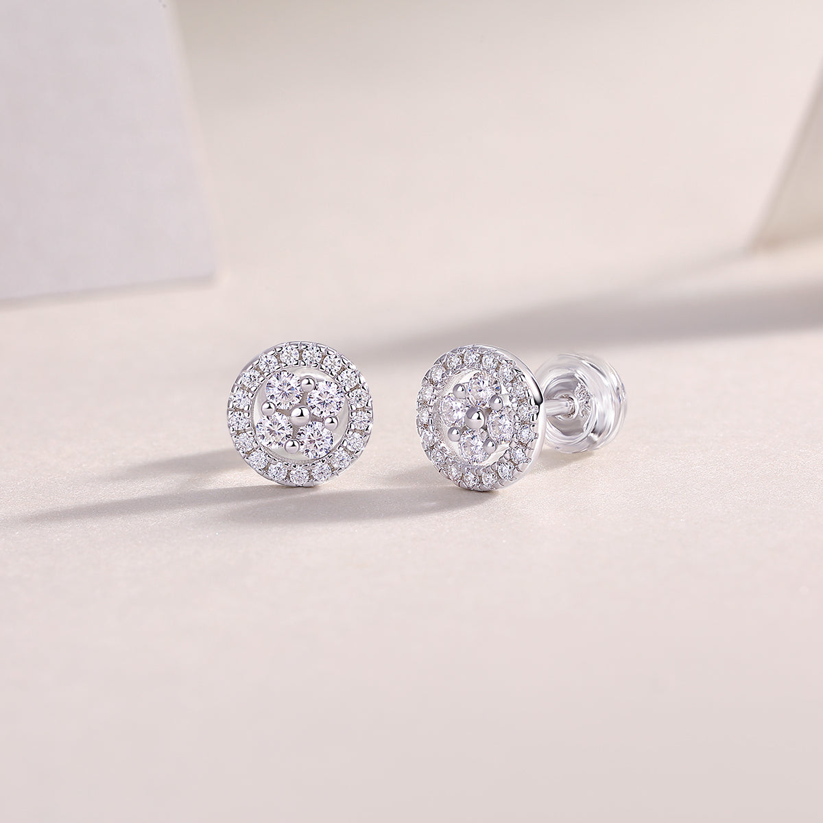 S925 Silver Plated 18K Platinum Moissanite Stud Earrings