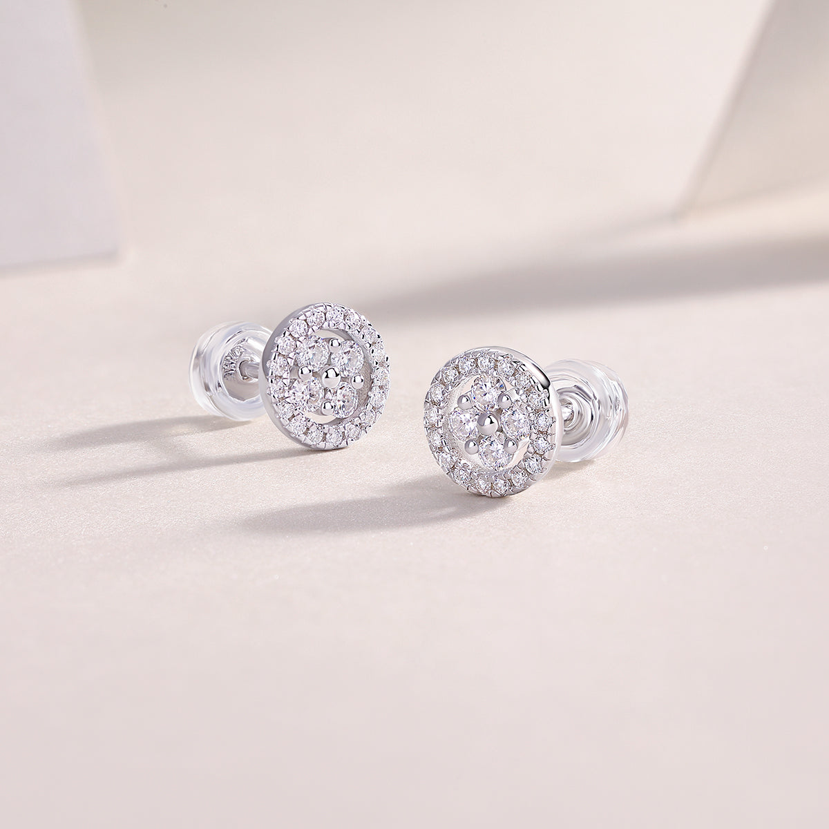 S925 Silver Plated 18K Platinum Moissanite Stud Earrings