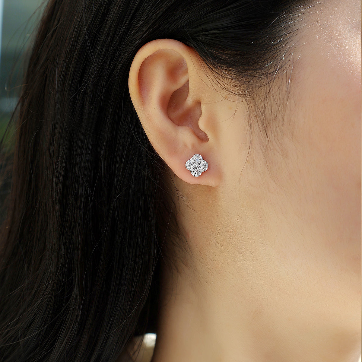 S925 Silver Plated 18K Platinum Moissanite Four-Leaf Clover Stud Earrings