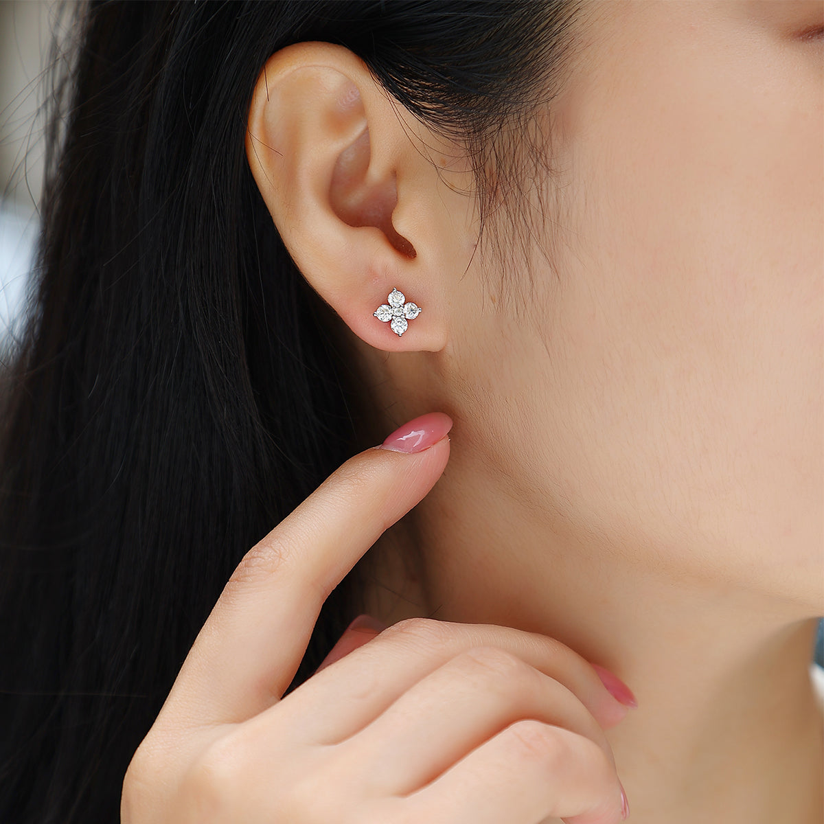 S925 Silver Plated 18K Platinum Four Petals Flower Stud Earrings with 0.85 Carat Small Round Moissanite