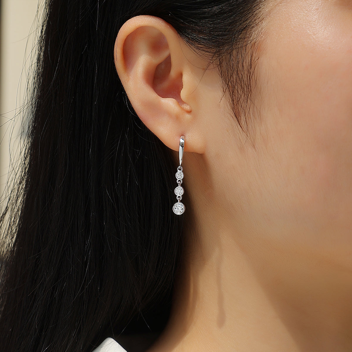 S925 Silver Plated 18K Platinum Hook Earrings with Moissanite Pendant