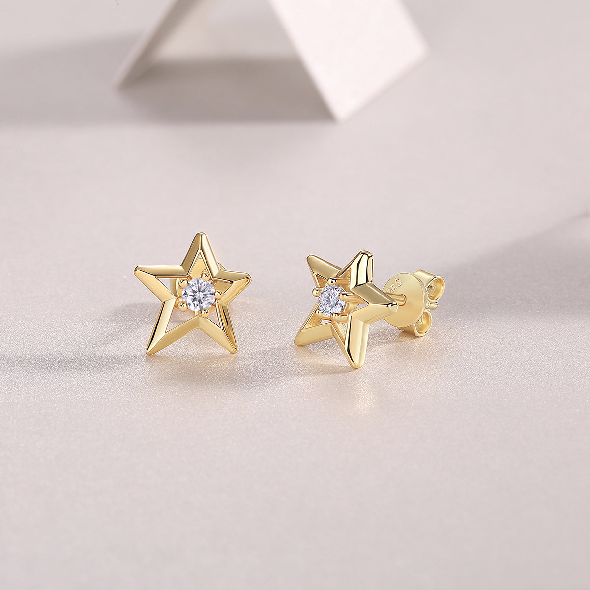 S925 Silver Plated 18K Gold Hollow Star Stud Earrings Moissanite