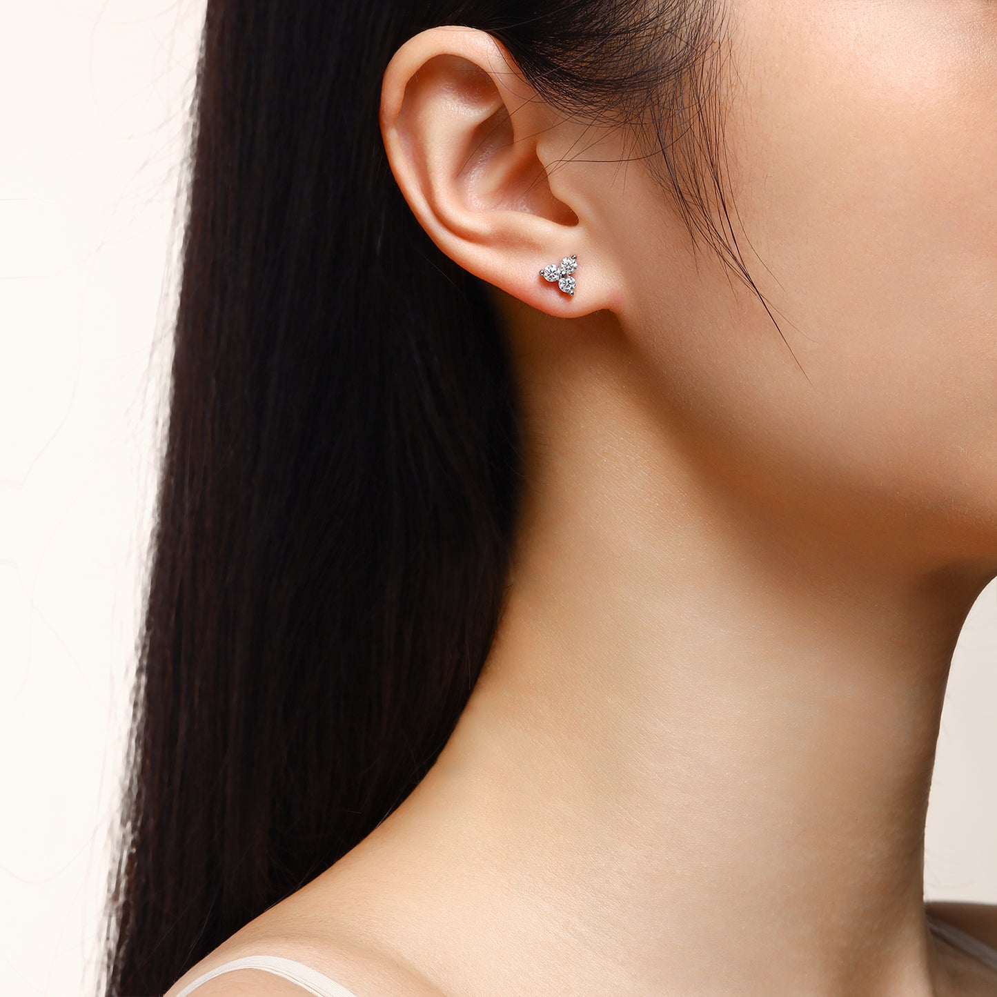 0.6 Carat Moissanite S925 Silver Plated 18K Platinum Flower Earrings