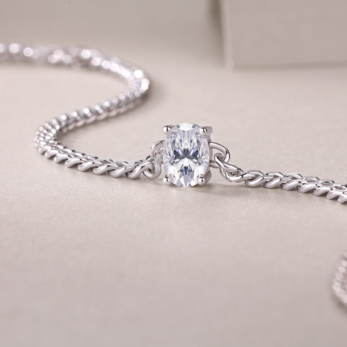 S925 Silver Plated 18K Platinum Cuban Bracelet With 1.0 Carat Oval Moissanite