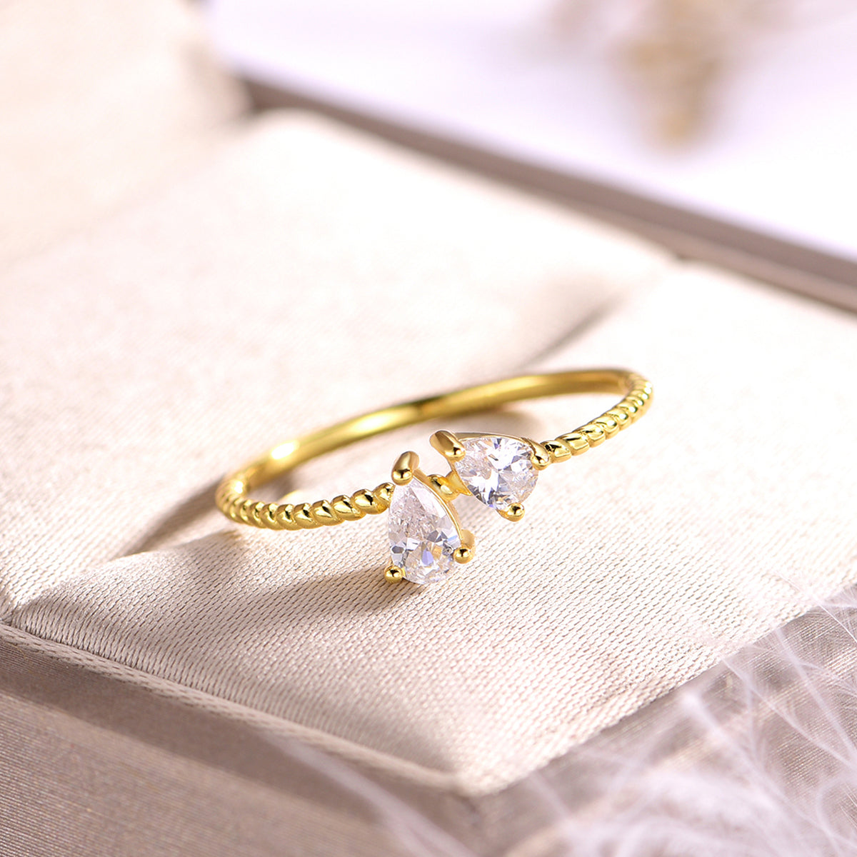 Planderful 0.65Ct Moissanite Ring For Women S925 Silver Plated Gold Twisted Rope Design