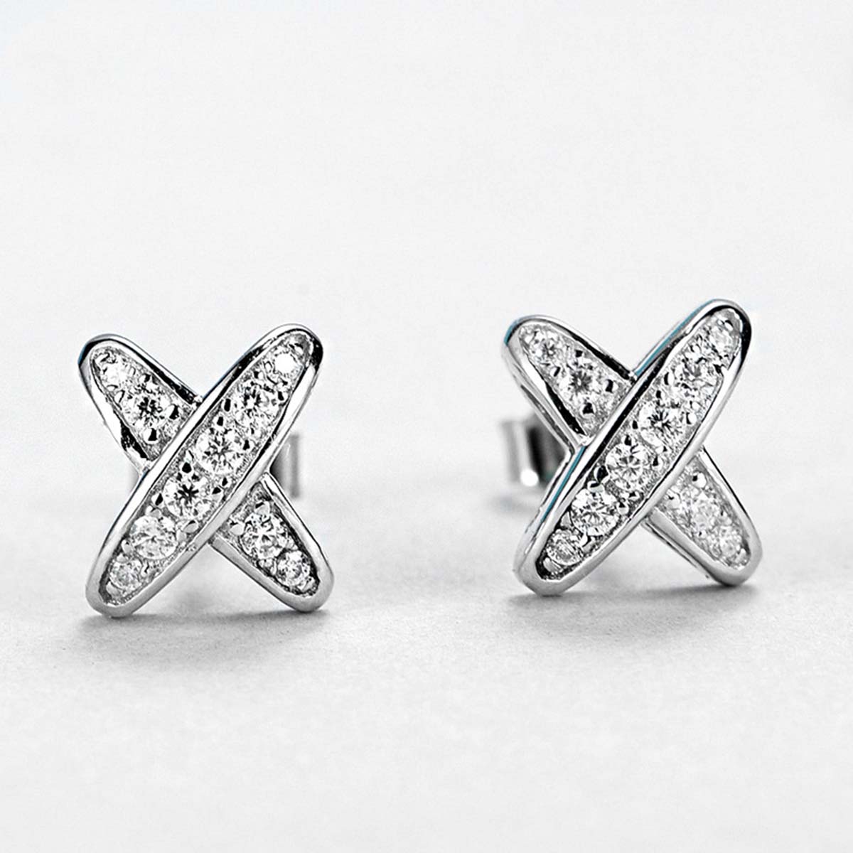 Planderful Moissanite Cross Stud Earrings S925 Silver Plated Platinum For Hip Hop Fashion Fans Brilliant Sparkle