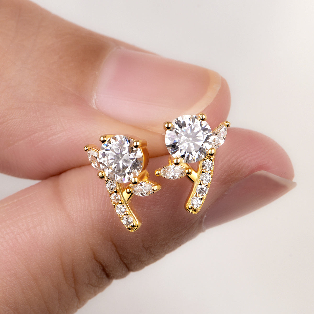 Planderful Moissanite Flower Stud Earrings 1.0 Ct S925 Silver Gold Plated Sparkling For Women