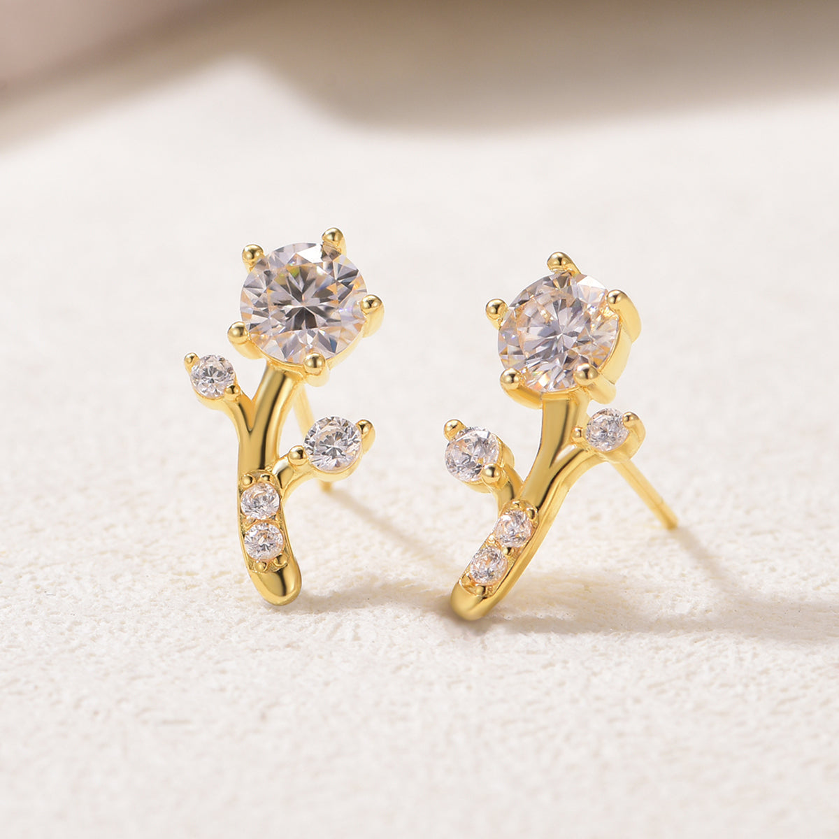 Planderful 1.0ct Moissanite Flower Stud Earrings Sparkling S925 Silver Gold Plated For Women