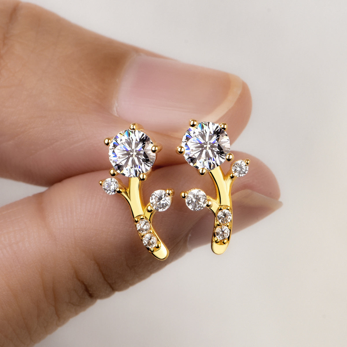 Planderful 1.0ct Moissanite Flower Stud Earrings Sparkling S925 Silver Gold Plated For Women