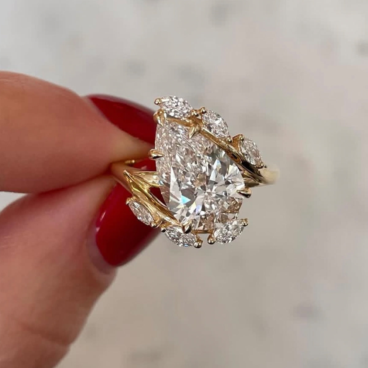 Planderful Moissanite Ring For Women 4.0CT Pear Drop Main Stone S925 Silver Gold Plated Luxury Sparkling Gem