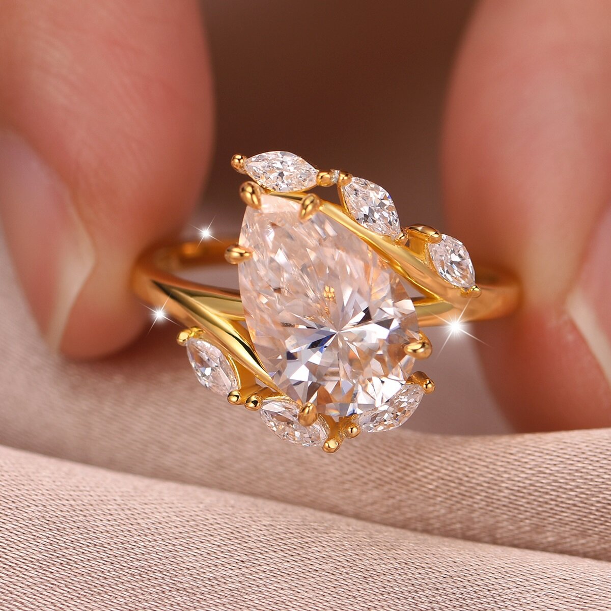 Planderful Moissanite Ring For Women 4.0CT Pear Drop Main Stone S925 Silver Gold Plated Luxury Sparkling Gem