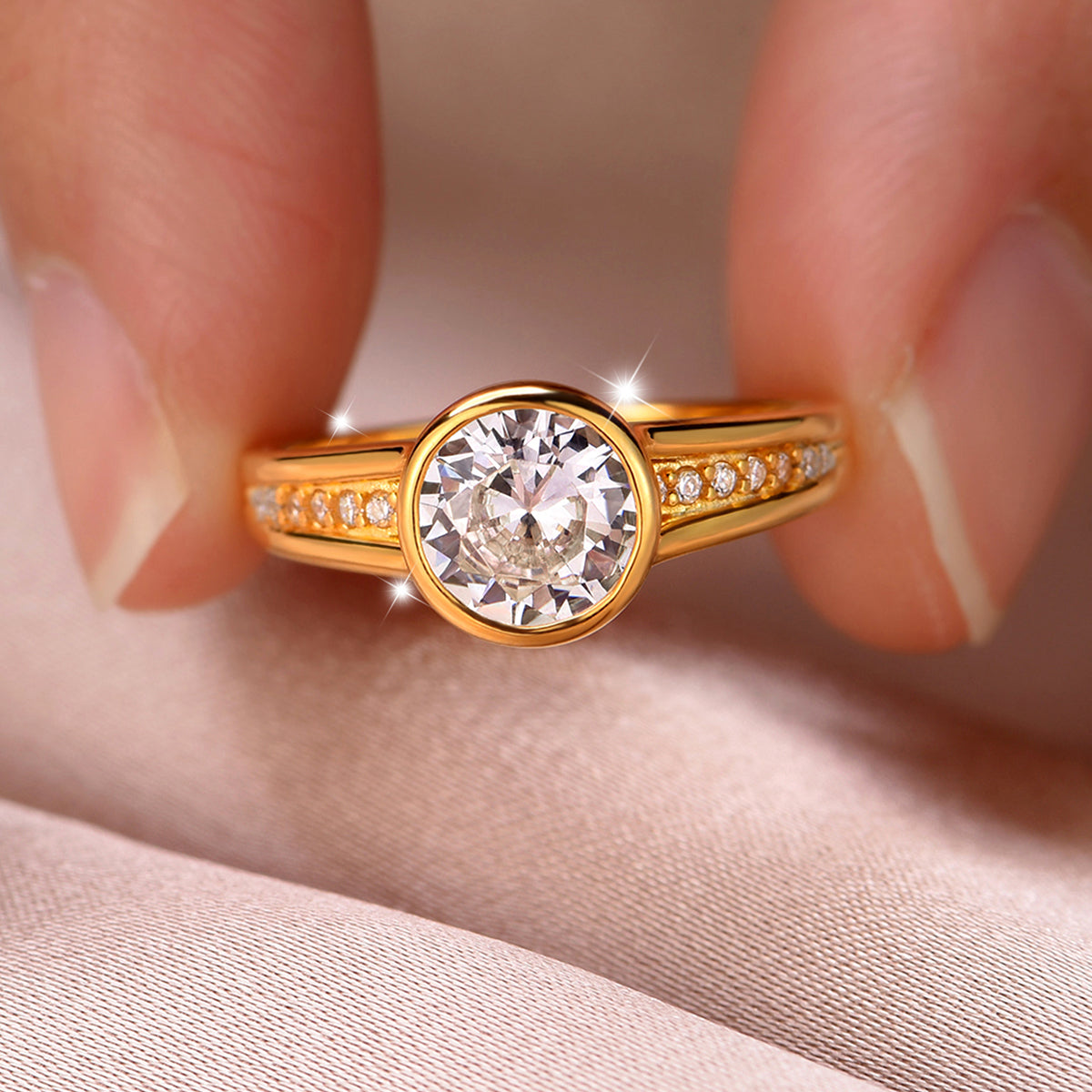 Planderful Moissanite Ring Sparkling 1.2CT Surrounding Inlaid Stones S925 Gold Plated Silver For Her