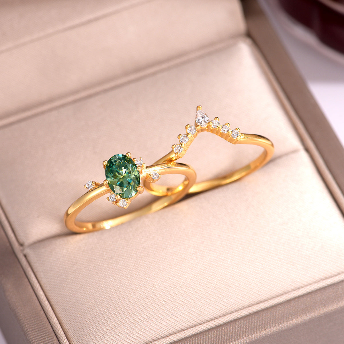 Planderful Moissanite Ring for Women Oval Blue Green 1Ct V Shaped Sparkling S925 Gold Plated