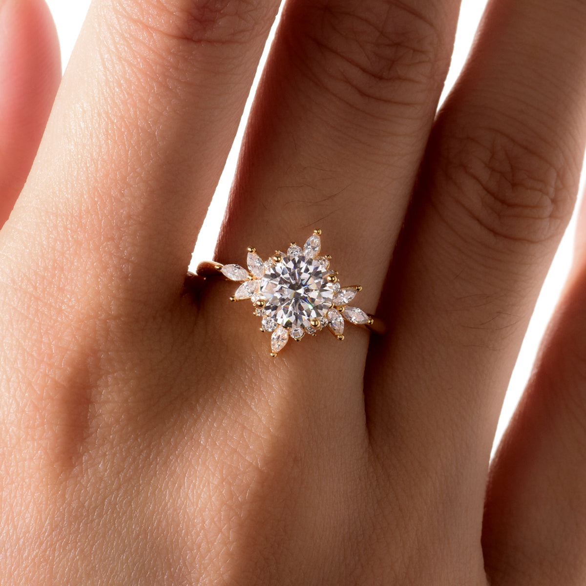 Planderful Moissanite Ring For Women 1.2CT Round Stone Flower Design S925 Gold Plated Jewelry Gift